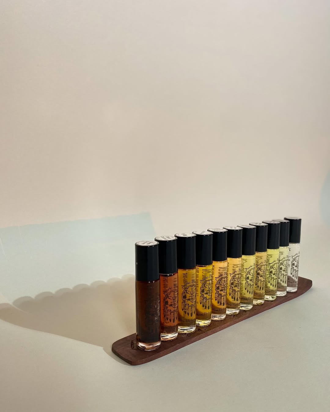Auric Blends Love Roll-On Perfume Oil - 10 ml Rollerball (Image 5)