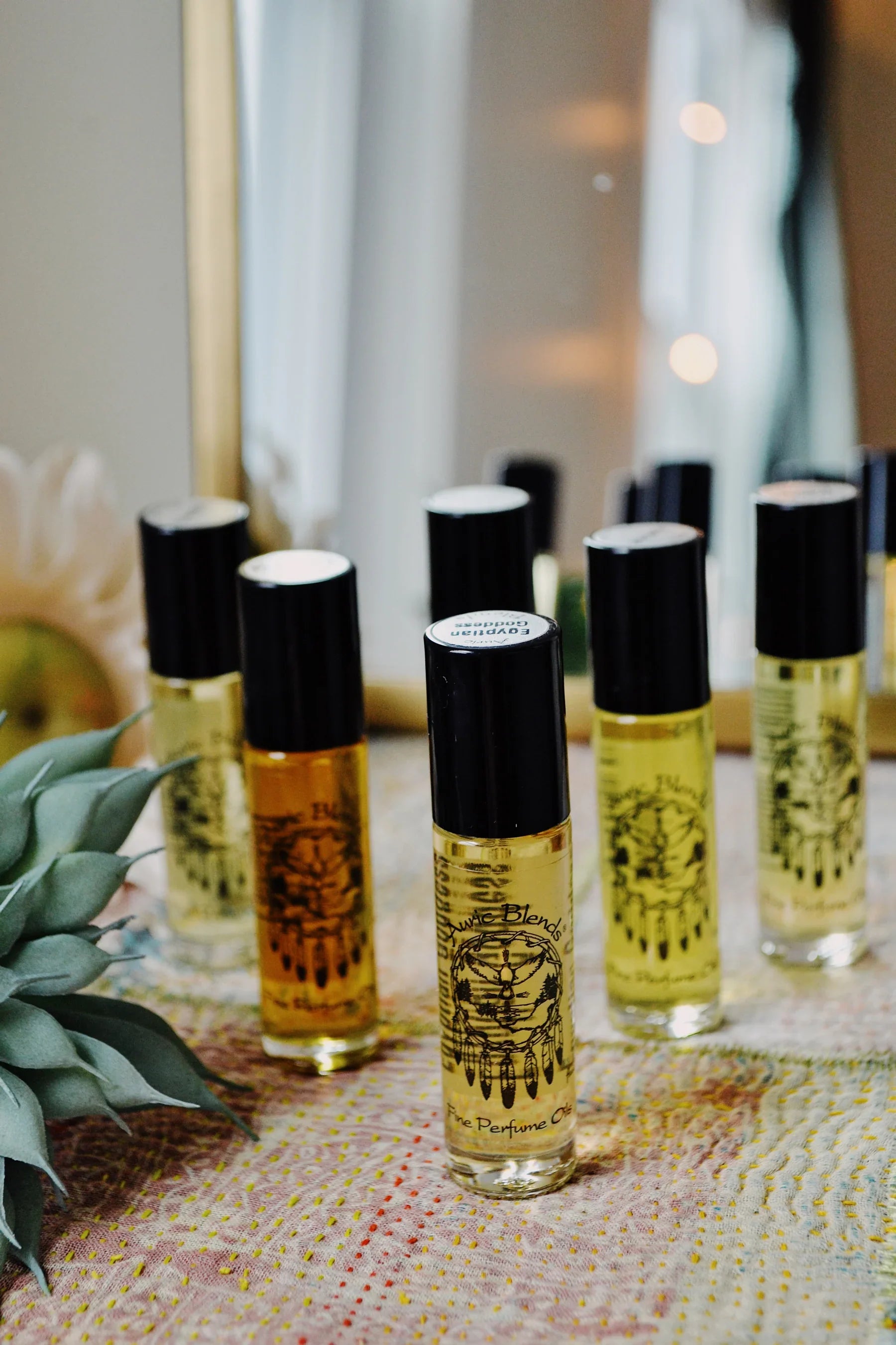 Auric Blends Love Roll-On Perfume Oil - 10 ml Rollerball (Image 9)